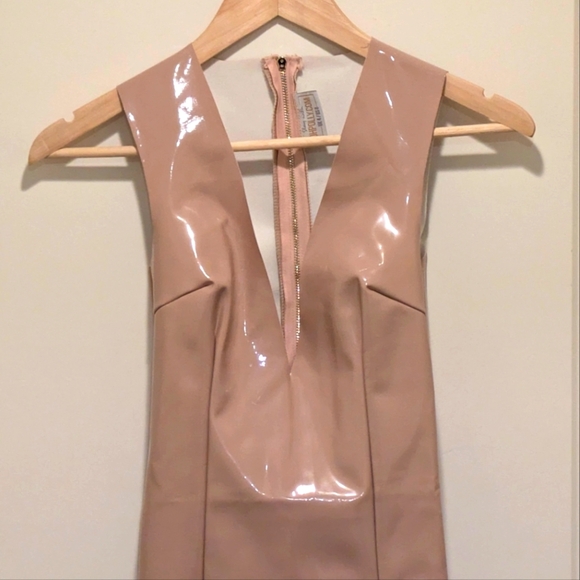 Oh Polly 0 Trust in V Nude Vinyl Bodycon Dress - Picture 3 of 9
